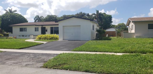 8320 NW 24th Ct, Pembroke Pines, FL 33024