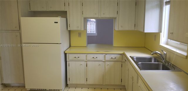8320 NW 24th Ct, Pembroke Pines, FL 33024