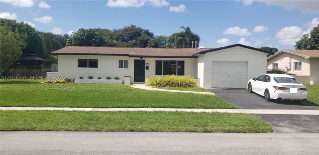 8320 NW 24th Ct, Pembroke Pines, FL 33024