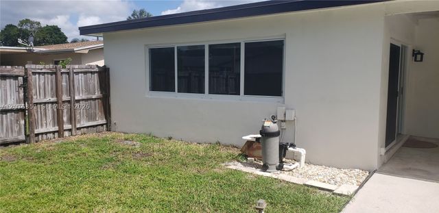 8320 NW 24th Ct, Pembroke Pines, FL 33024