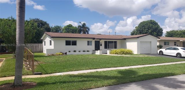 8320 NW 24th Ct, Pembroke Pines, FL 33024