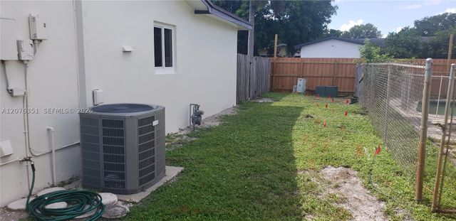 8320 NW 24th Ct, Pembroke Pines, FL 33024