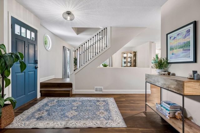 2713 W 54th Street, Minneapolis, MN 55410