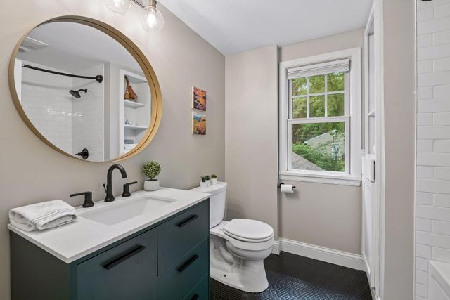 2713 W 54th Street, Minneapolis, MN 55410