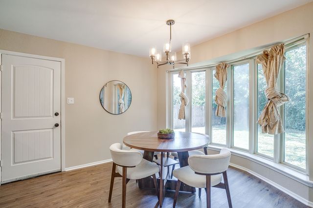 105 Lakeway Drive, Benbrook, TX 76126