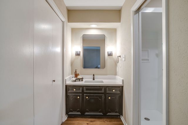 105 Lakeway Drive, Benbrook, TX 76126