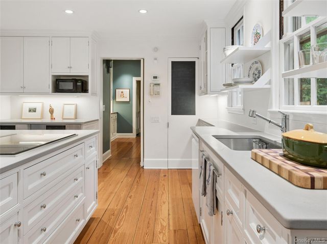 1384 Park Lane, Pelham, NY 10803