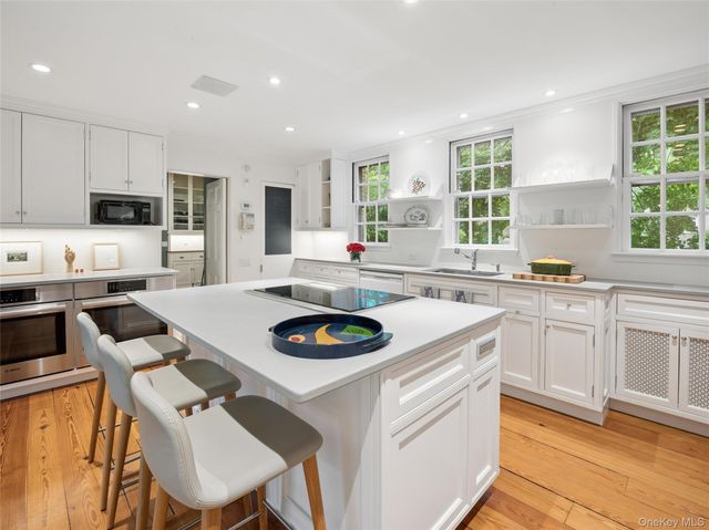1384 Park Lane, Pelham, NY 10803