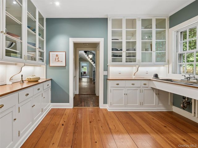 1384 Park Lane, Pelham, NY 10803