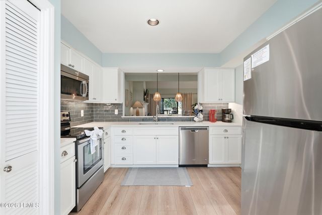 60 Carnoustie Rd Apt 972, Hilton Head Island, SC 29928
