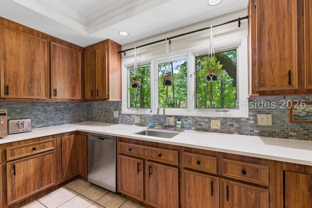 2 Trillium Ln, Hilton Head Island, SC 29926