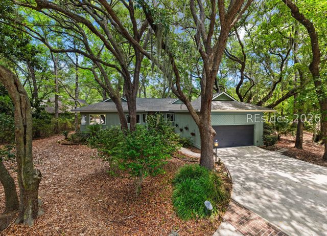 2 Trillium Ln, Hilton Head Island, SC 29926