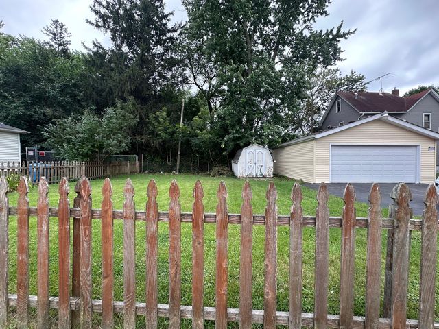 121 N Smith Street, Aurora, IL 60505