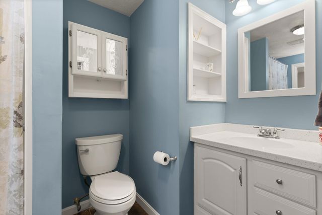 32 Frederick 3, Dracut, MA 01826