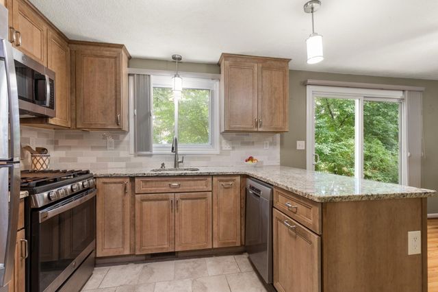 32 Frederick 3, Dracut, MA 01826