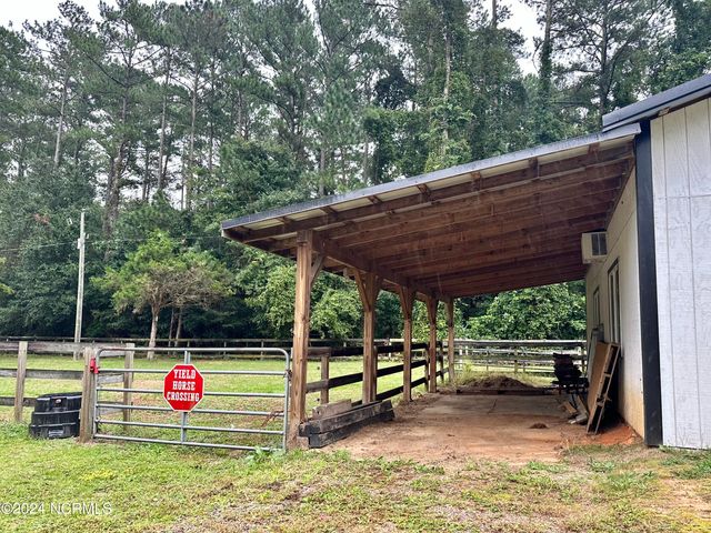 146 Wooster Road, Southern Pines, NC 28387