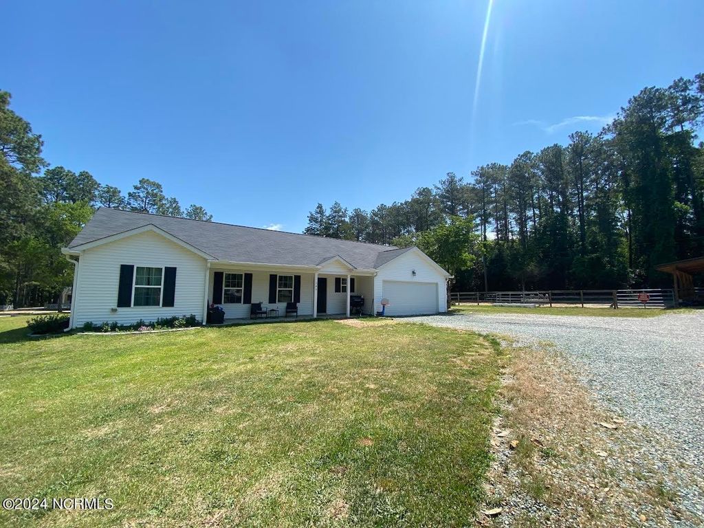146 Wooster Road, Southern Pines, NC 28387