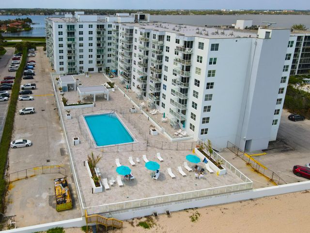 3450 S Ocean Boulevard 106, Palm Beach, FL 33480