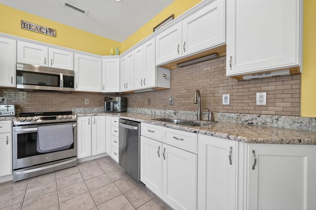 3642 Springdale Dr., Little River, SC 29566