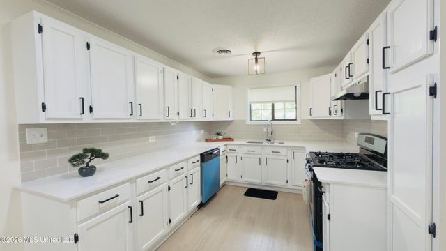 1256 Haywood Drive, Southaven, MS 38671