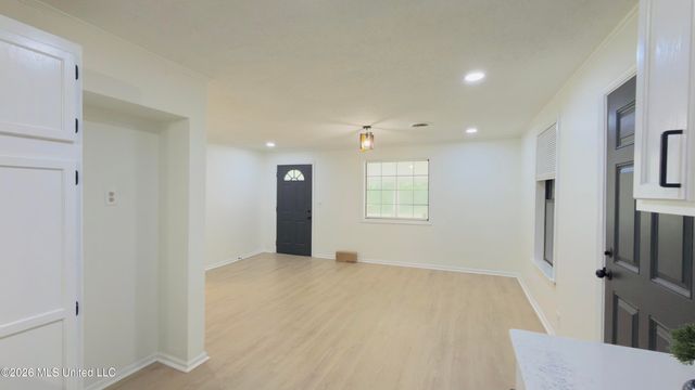 1256 Haywood Drive, Southaven, MS 38671