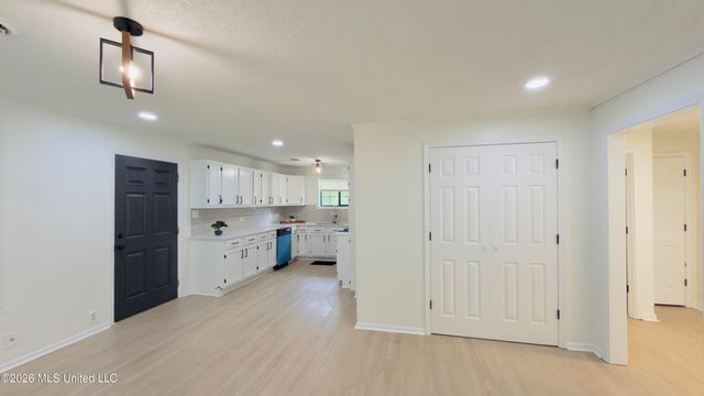 1256 Haywood Drive, Southaven, MS 38671
