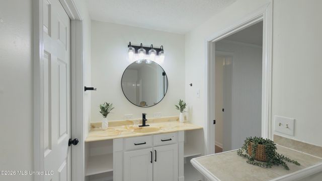 1256 Haywood Drive, Southaven, MS 38671