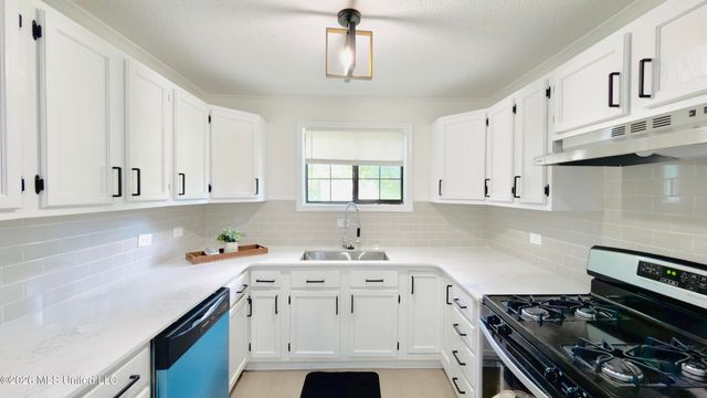 1256 Haywood Drive, Southaven, MS 38671