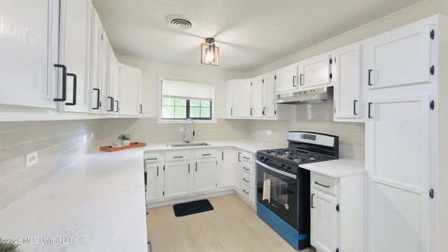 1256 Haywood Drive, Southaven, MS 38671