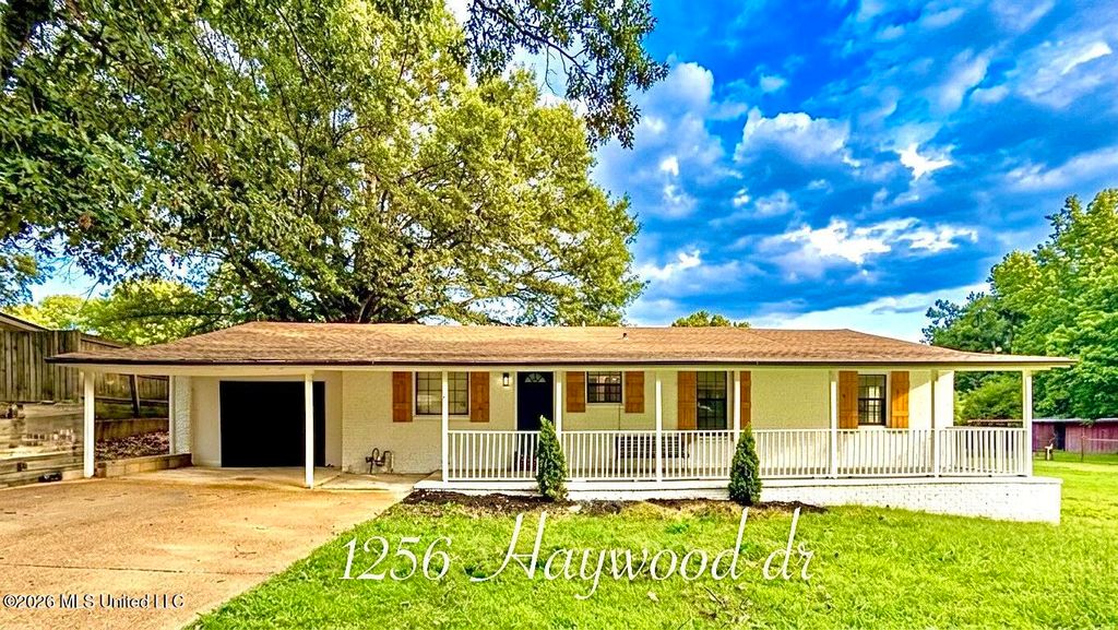 1256 Haywood Drive, Southaven, MS 38671