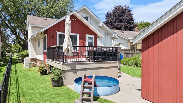 1484 Arona Street, Saint Paul, MN 55108