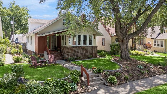 1484 Arona Street, Saint Paul, MN 55108