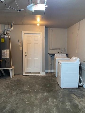 238 Sycamore Drive, Hitchcock, TX 77563