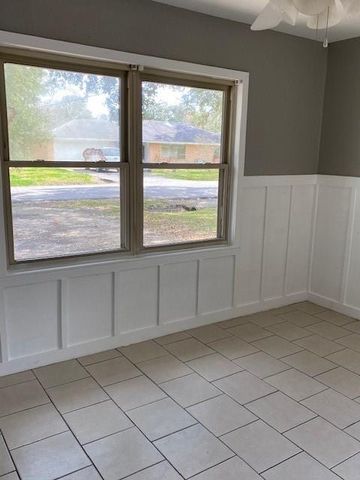238 Sycamore Drive, Hitchcock, TX 77563