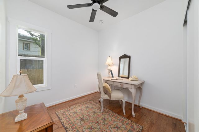 504 N Lake Avenue, Eagle Lake, TX 77434