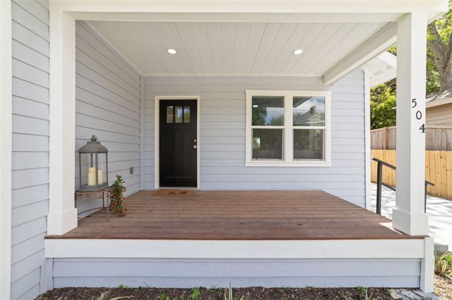 504 N Lake Avenue, Eagle Lake, TX 77434