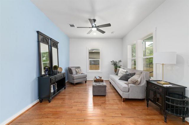 504 N Lake Avenue, Eagle Lake, TX 77434