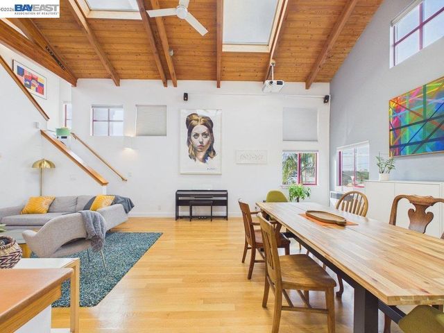 2932 Filbert St 2, Oakland, CA 94608