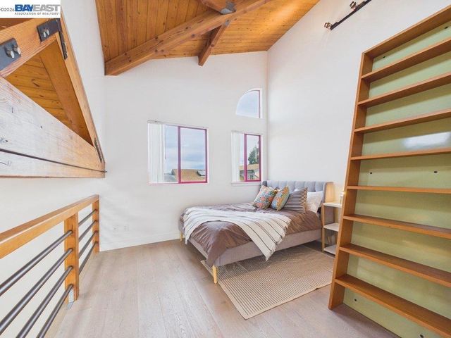 2932 Filbert St 2, Oakland, CA 94608