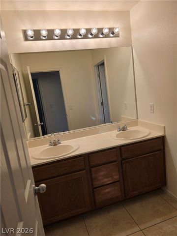 924 Maple Pines Avenue, North Las Vegas, NV 89081