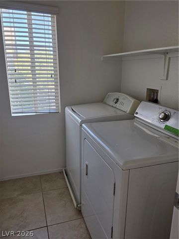 924 Maple Pines Avenue, North Las Vegas, NV 89081