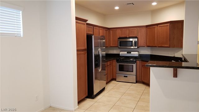 924 Maple Pines Avenue, North Las Vegas, NV 89081