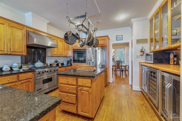 209 Bayshore Dr, Pensacola, FL 32507