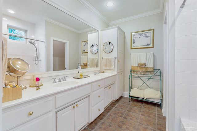 209 Bayshore Dr, Pensacola, FL 32507