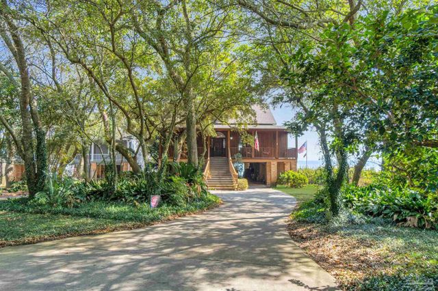 209 Bayshore Dr, Pensacola, FL 32507