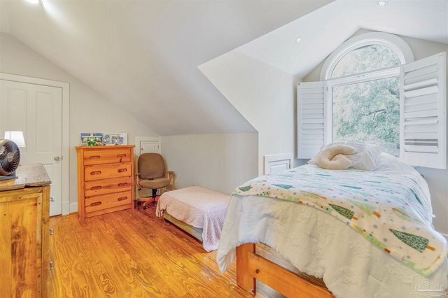 209 Bayshore Dr, Pensacola, FL 32507