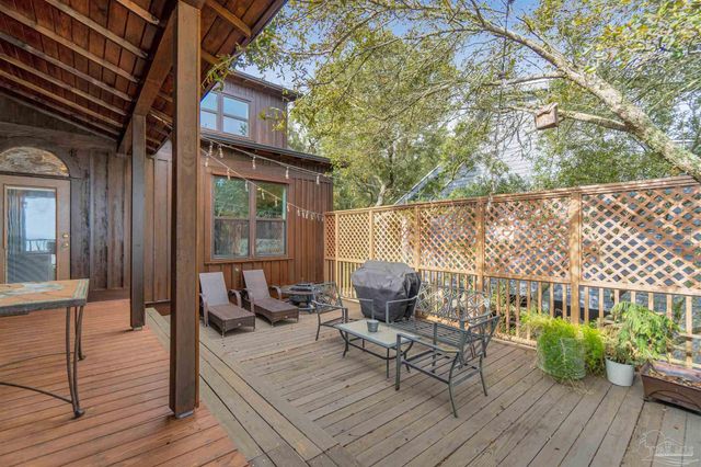 209 Bayshore Dr, Pensacola, FL 32507