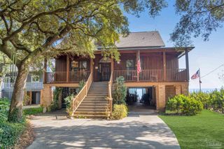 209 Bayshore Dr, Pensacola, FL 32507