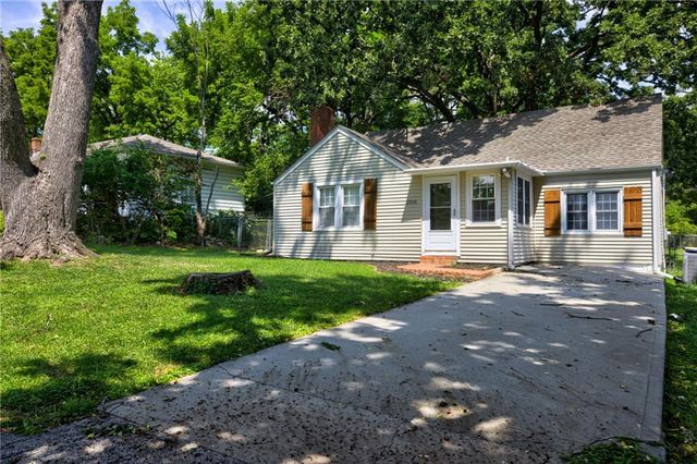 2506 NE 46th Street, Kansas City, MO 64116