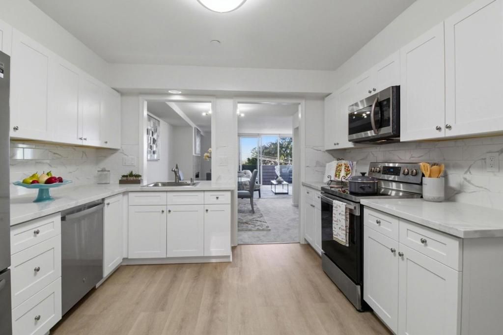 Image 10 of property listing at 1500 Sherman Avenue 3A, Burlingame, CA 94010